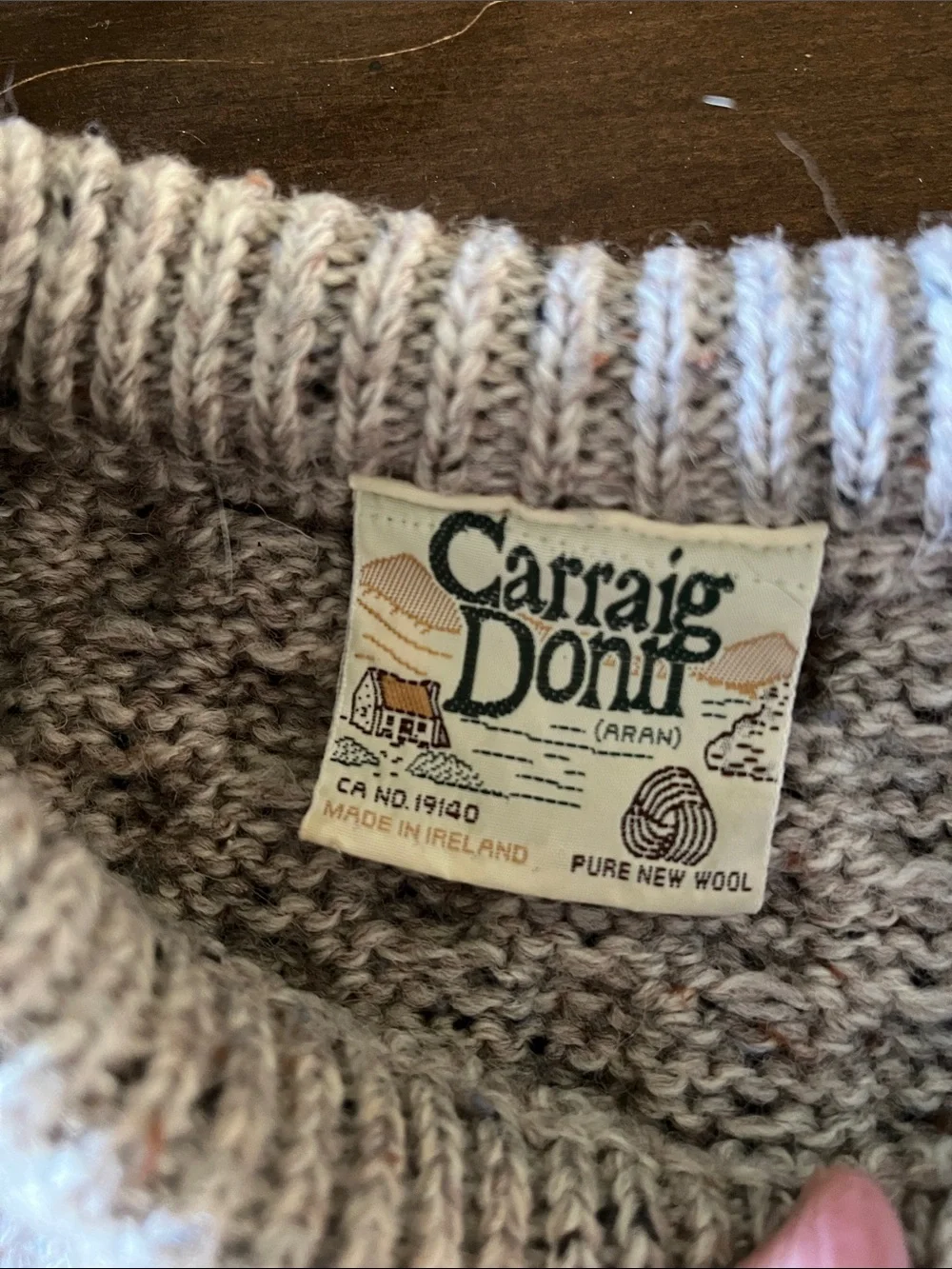 Classic Carraig Donn  
Cable-Knit Crewneck Sweater in Light Gray - Picture 4 of 9
